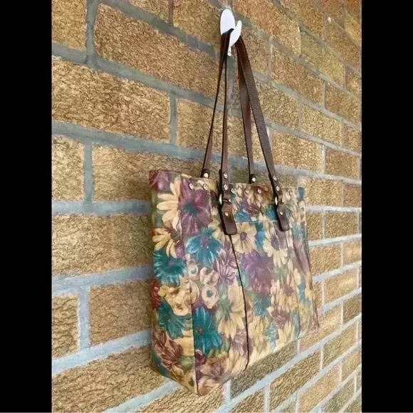 PATRICIA NASH FRESCO BOUQUET SOLARO
LEATHER TOTE - Picture 3 of 16